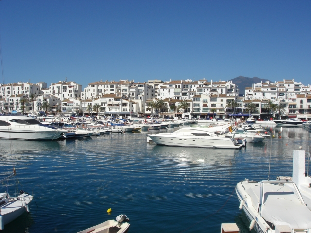  Yacht area 